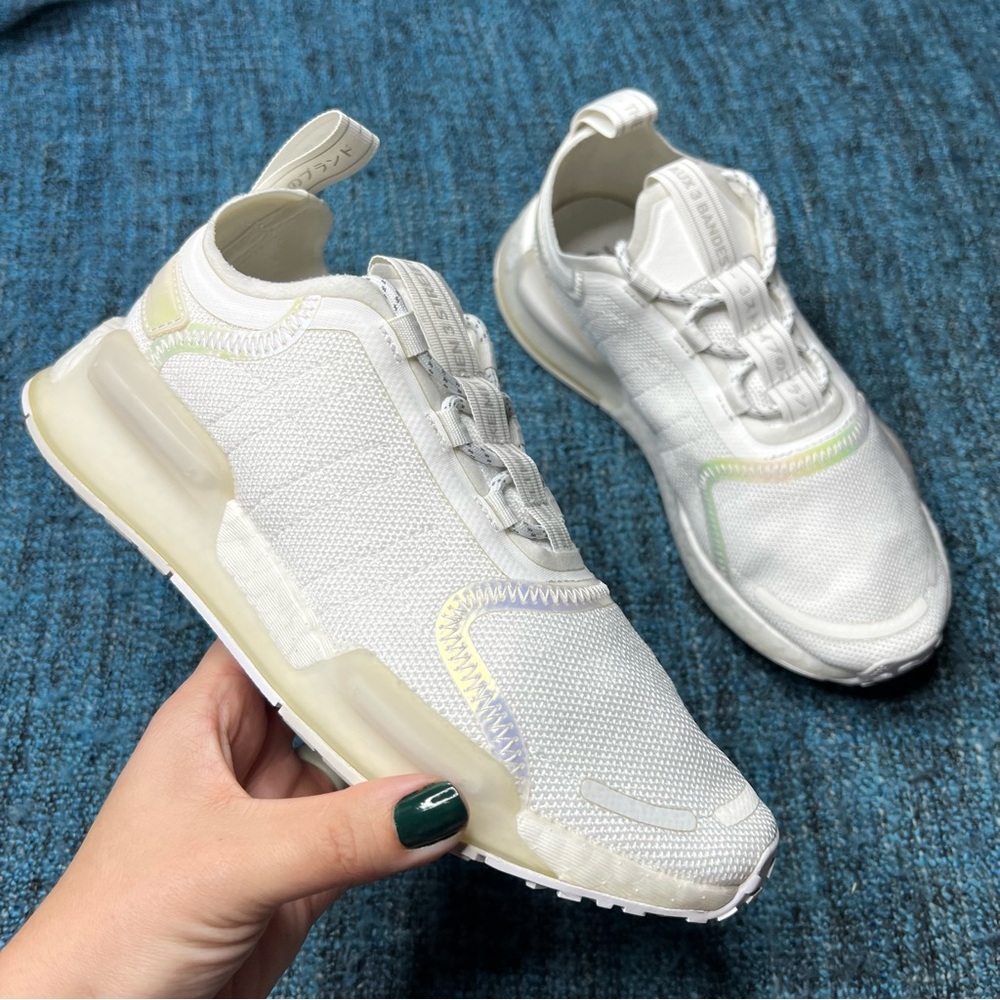Adidas NMD V3 Sneakers in White Iridescent GX5698 Size Youth 5.5 or Women's 7 - Picture 1 of 8